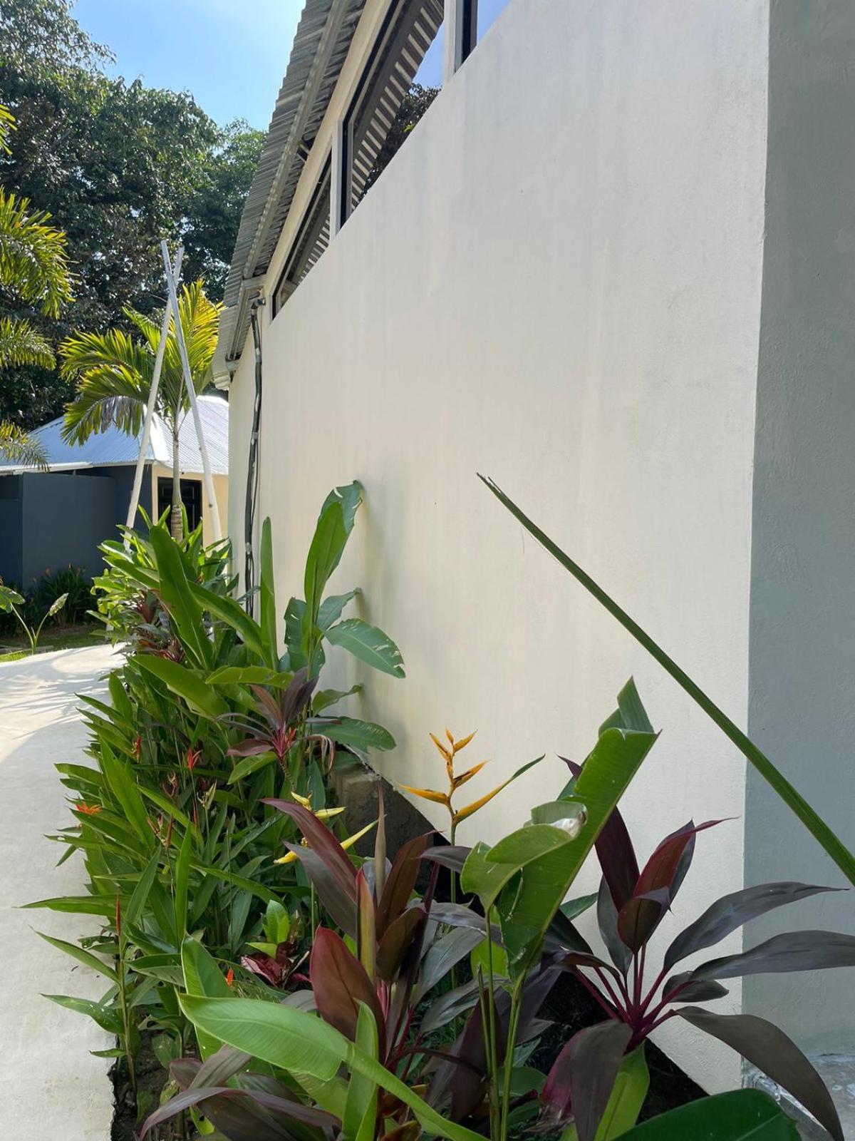 Готель Grand Park Manuel Antonio - Adults Only Екстер'єр фото
