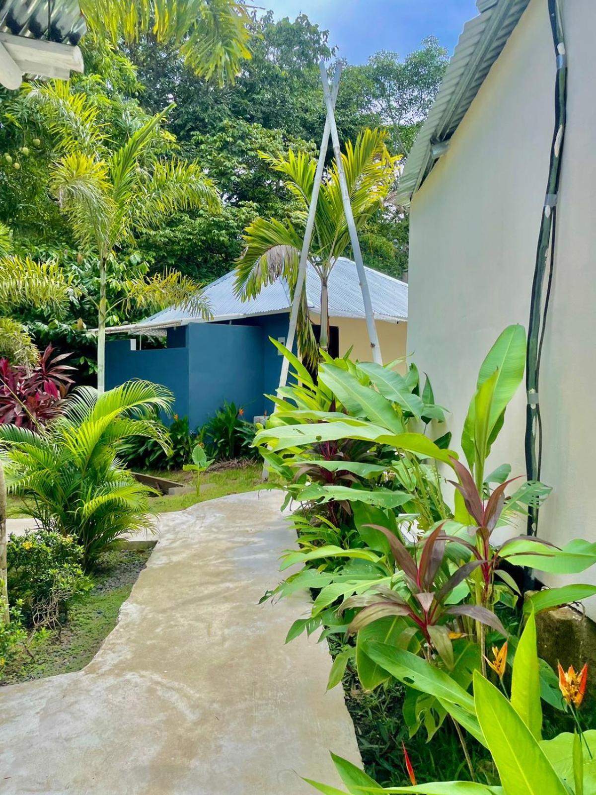 Готель Grand Park Manuel Antonio - Adults Only Екстер'єр фото